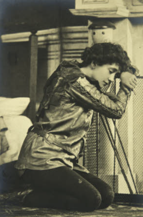 Nina Boucicault