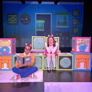 Two actors portraying characters in Arthur & Friends
