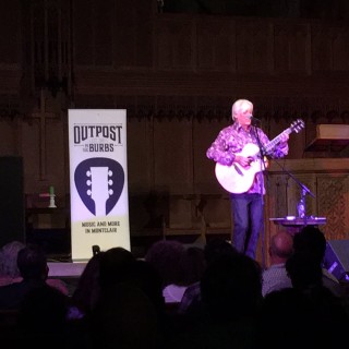 Robyn Hitchcock performing at Outpost in the Burbs