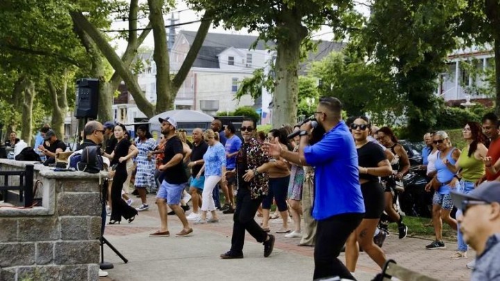 Salsa by the Bay