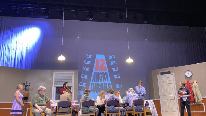 12 Angry jurors on a stage